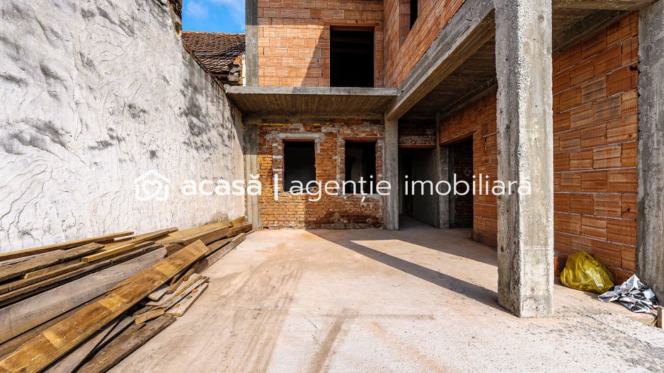 Casă la roșu în Aradul Nou. Zona Adam Müller-Guttenbrunn - Poză 4