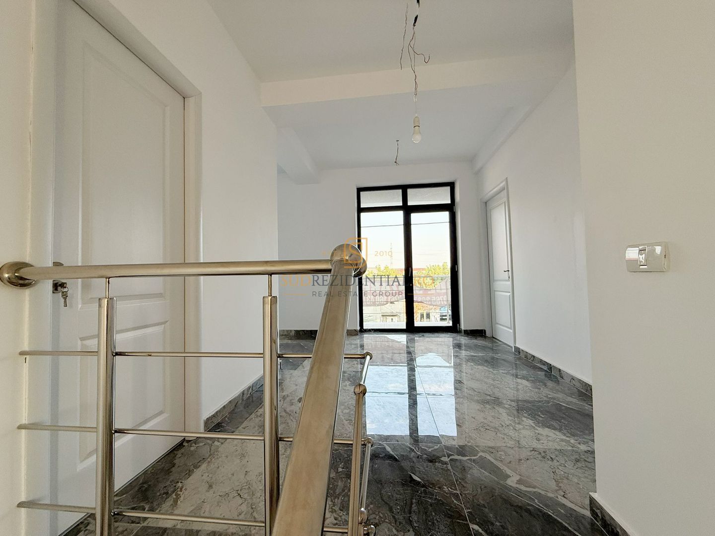 Casă spațioasă de vânzare – Sector 4, Metrou Aparatorii Patriei - Poză 8