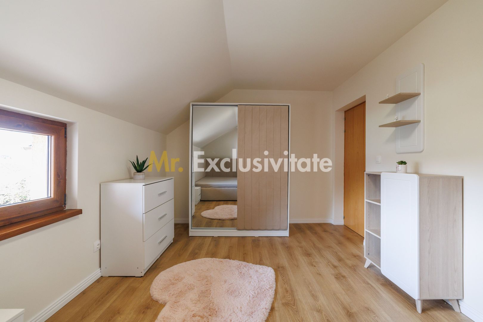 VILĂ 4 dormitoare, RENOVATĂ COMPLET 2026, Prundu, teren 937 mp - Poză 21