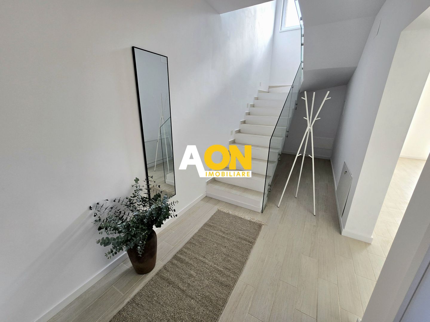 1/2 Duplex, 4 Camere, Ultrafinisat, Zona Alba - Micești - Poză 7