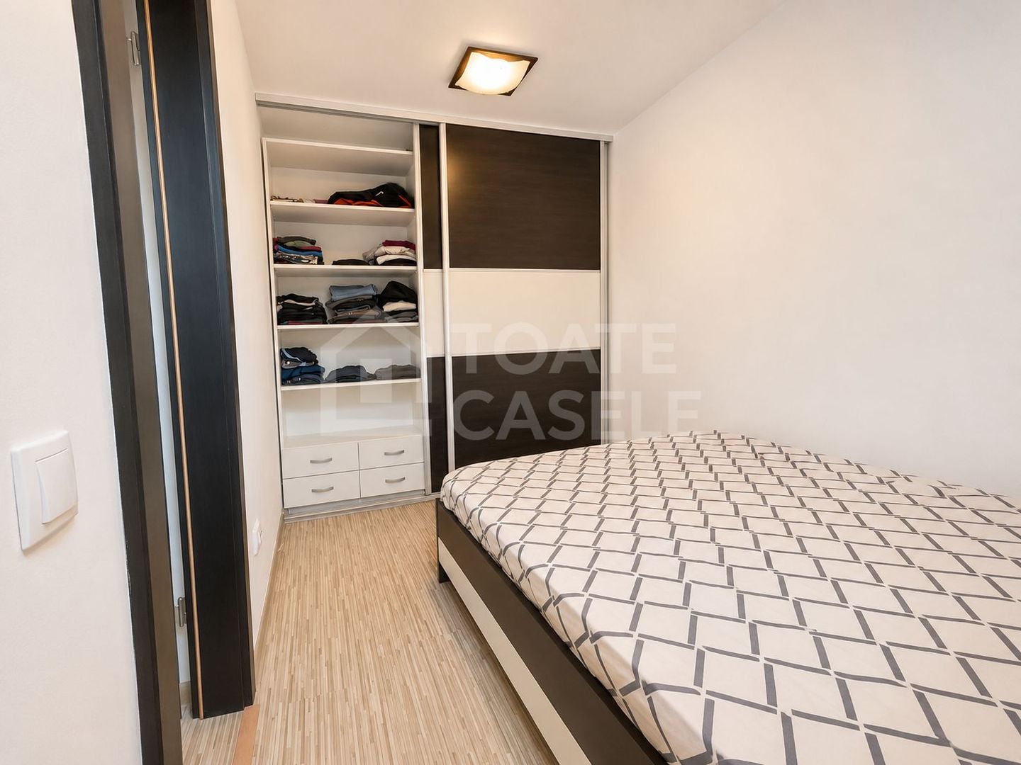 Apartament 3 camere, decomandat, parcare, zona Edgard Quinet - Poză 3