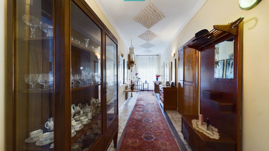 Casă clasică în Chișineu-Criș - Poză 3