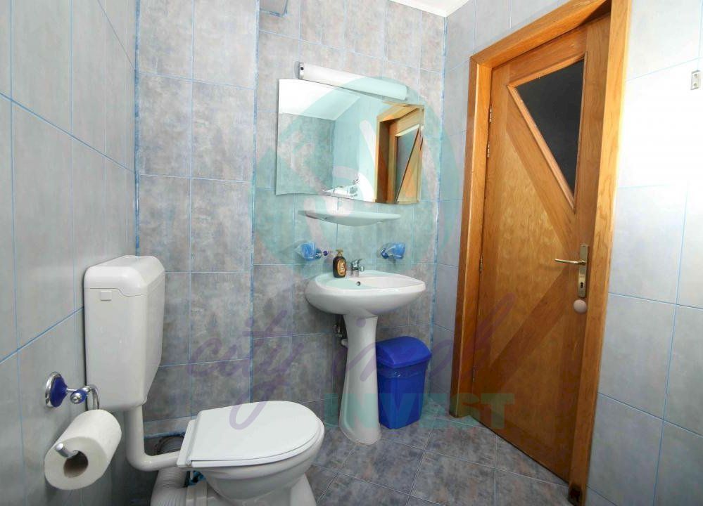 Vila cu 24 de camere cu priveliste superba ideal investitie in PREDEAL - Poză 18