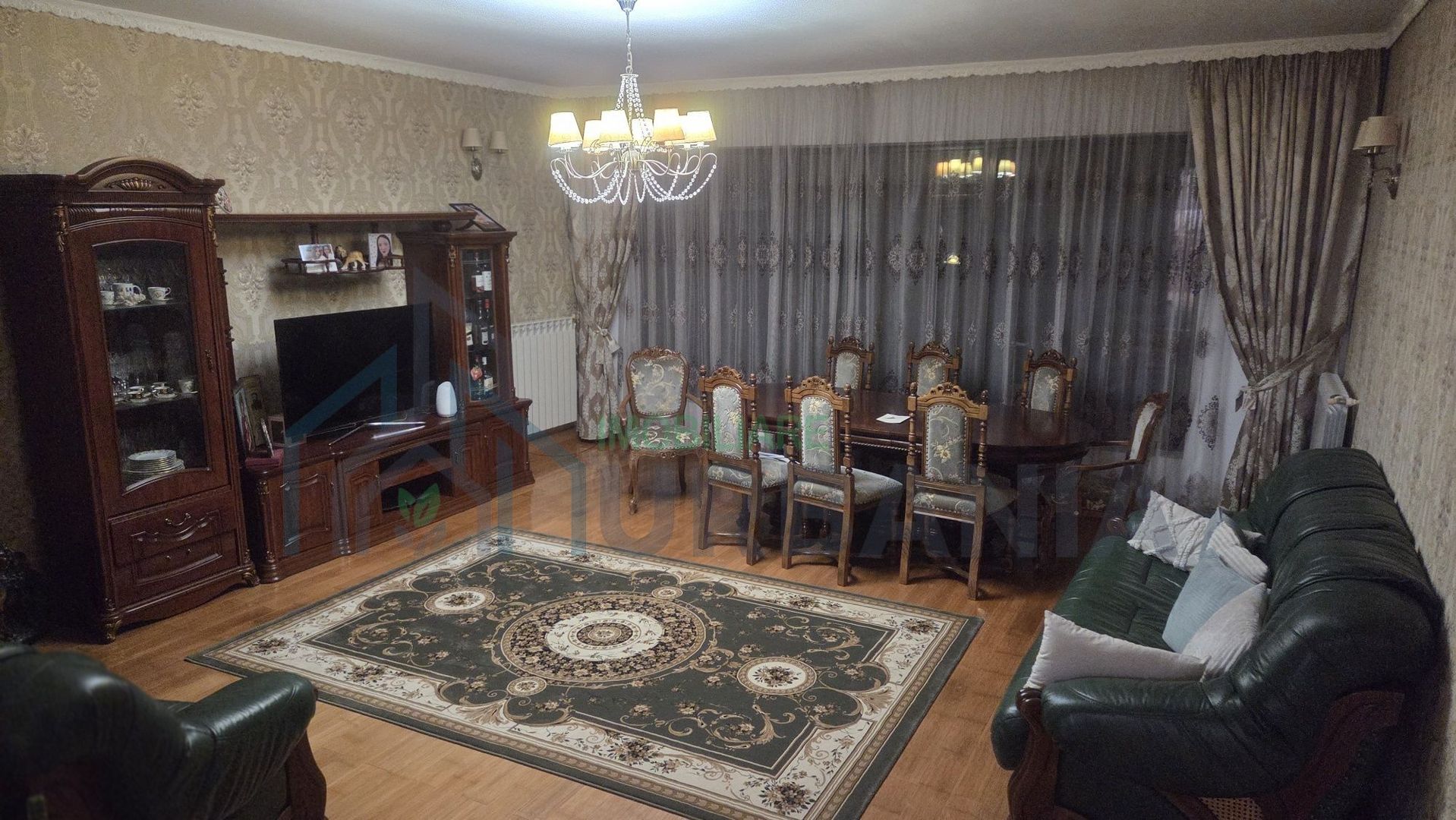 Vilă spațioasă de vânzare în sat Carlig, ideală pentru două familii - Poză 2