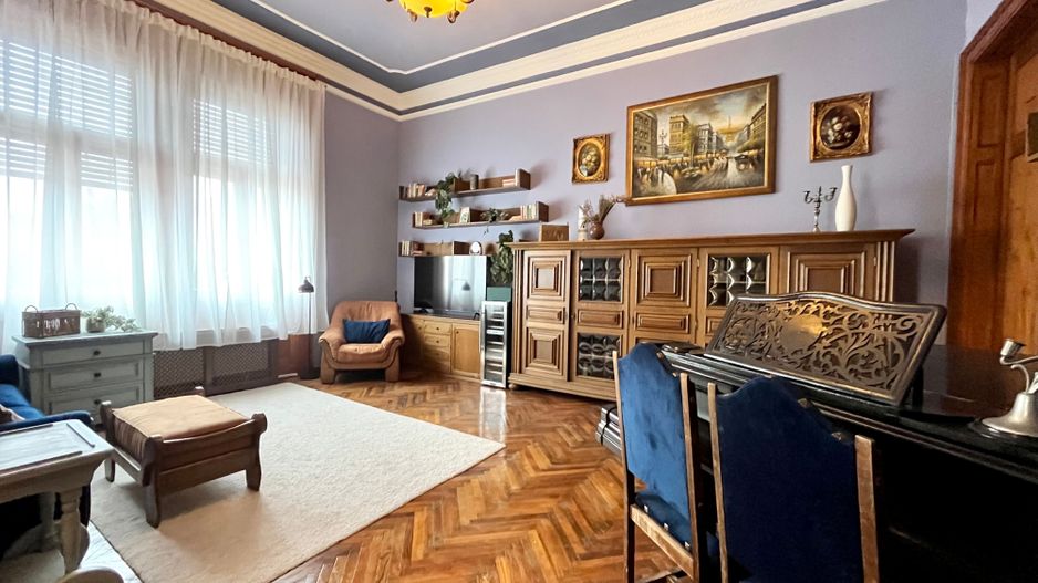 Apartament grandios cu vedere spectaculoasă spre Piața Libertății - Poză 3