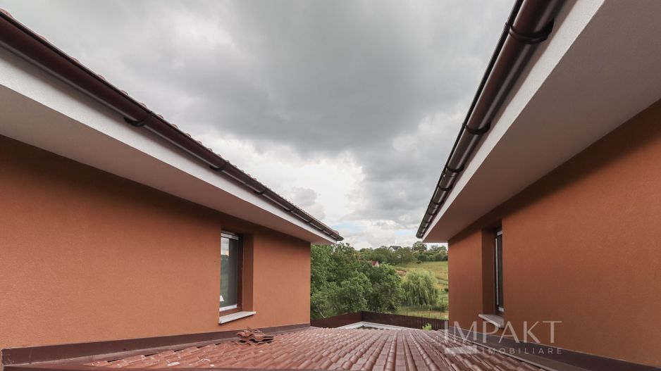 Case cuplate 5 camere si teren de 700 m2 in Feleacu - Poză 31