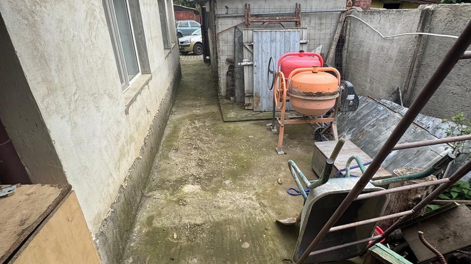 Casă cu garaj – str. Mărășești - Poză 2