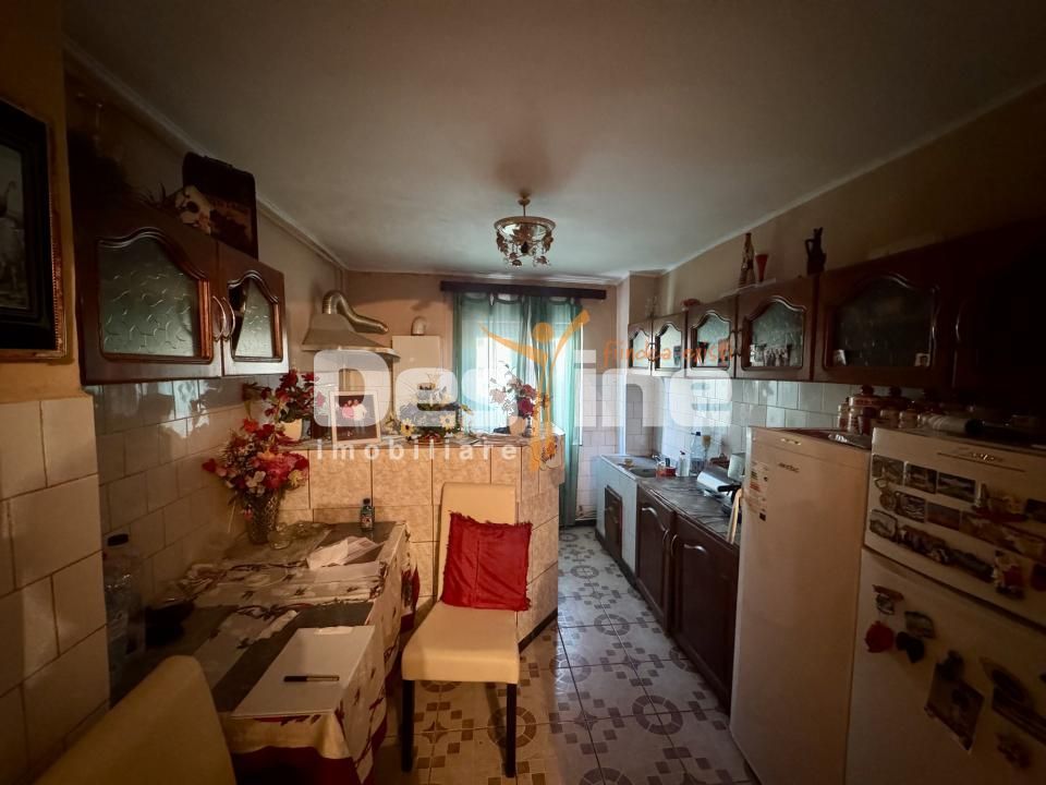 Apartament 3 camere et 1 Ultracentral Simeria - Poză 1