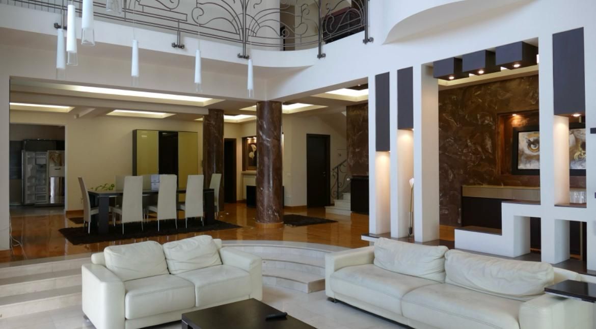 VILA EXCLUSIVISTA CU PISCINA - EROU IANCU NICOLAE - Poză 3