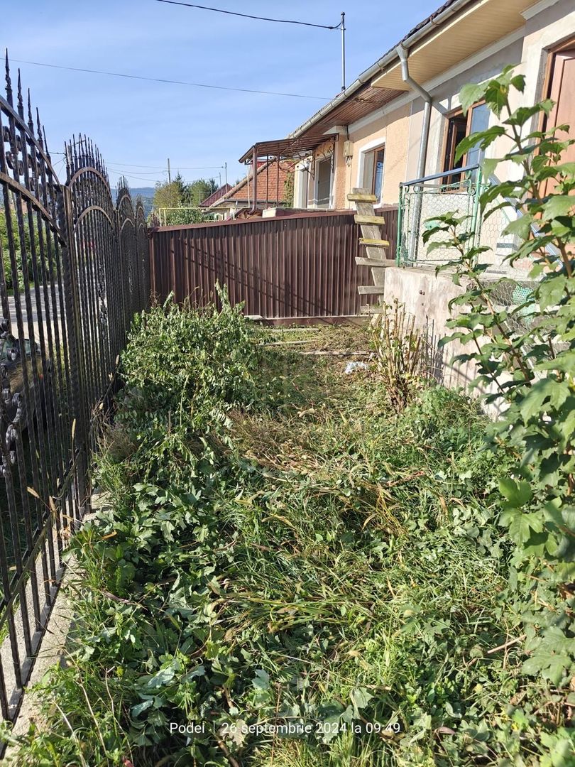 Casa si teren de vanzare Comanesti - Poză 3