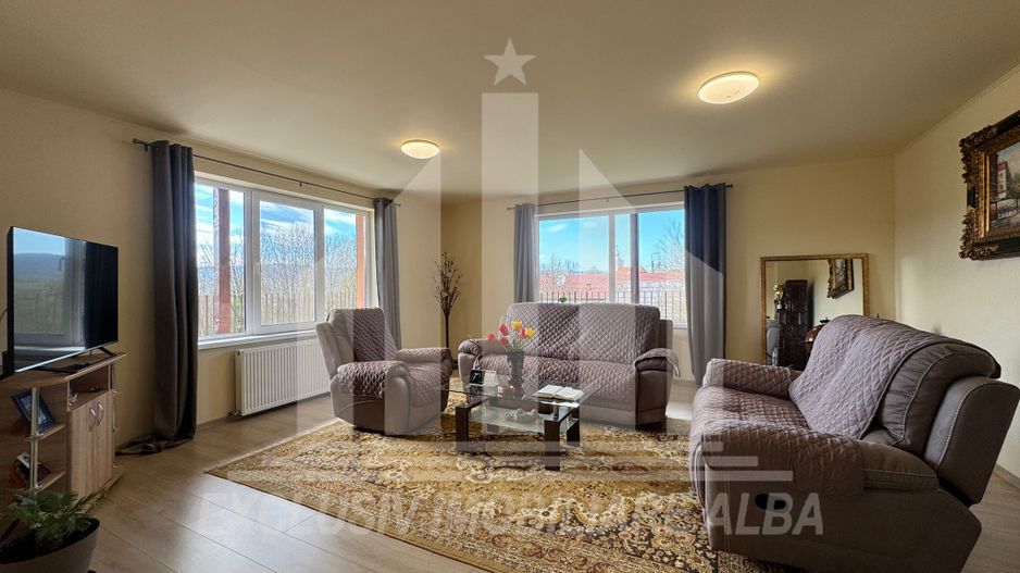 Casa individuala | De vanzare | 200 mp | 8140 mp teren | Oarda de Sus - Poză 2