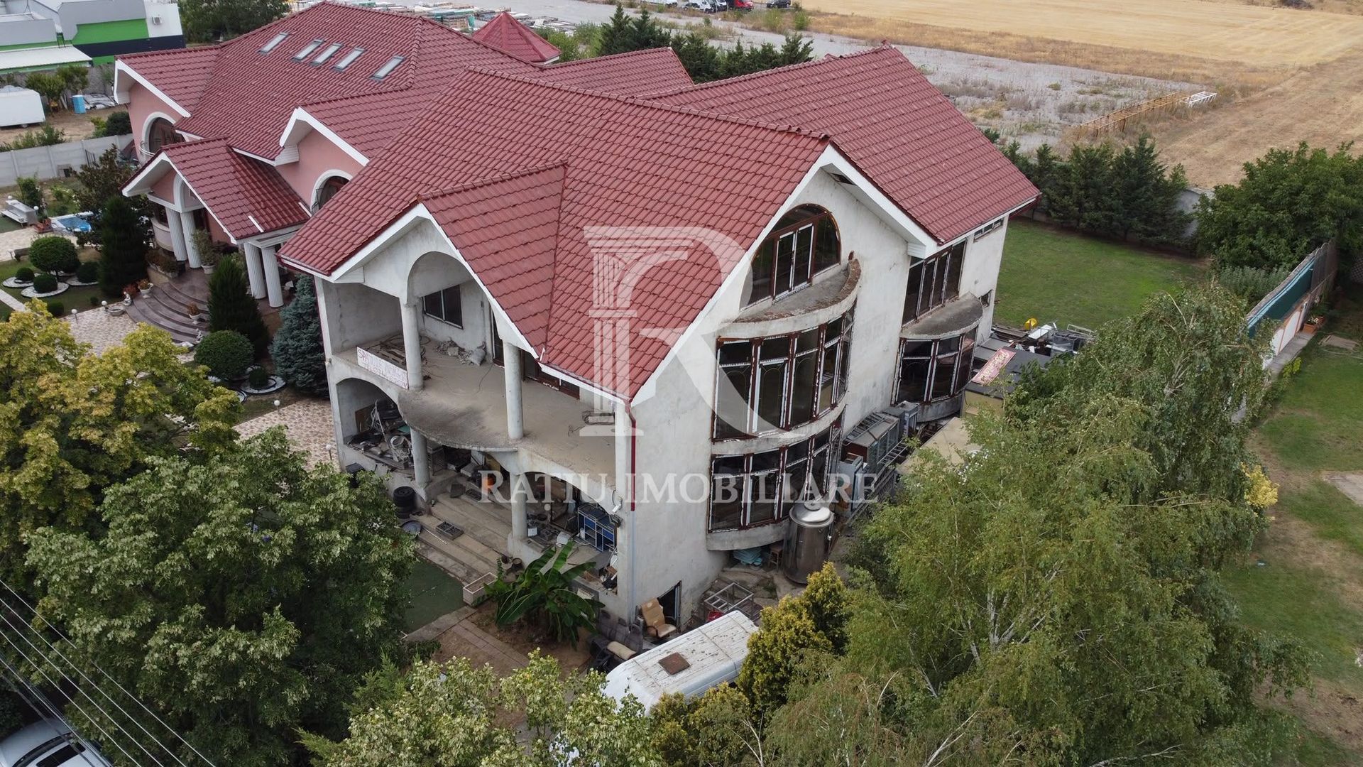 Proprietate | D+P+1+M | Destinată activitătii comerciale | Oradea - Poză 1
