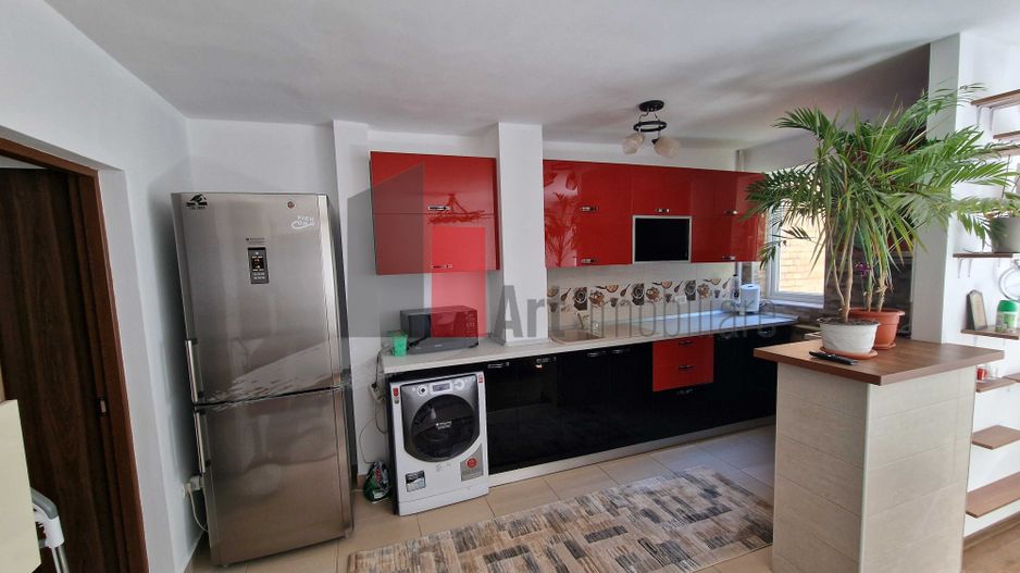 Închiriere 3 camere, nou, zona Favorit, 2 locuri de parcare - Poză 3