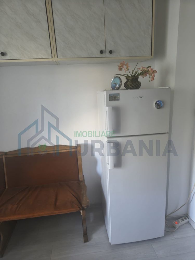 Apartament decomandat, 3 camere, 70 mp, zona Nicolina 1, Iași - Poză 2