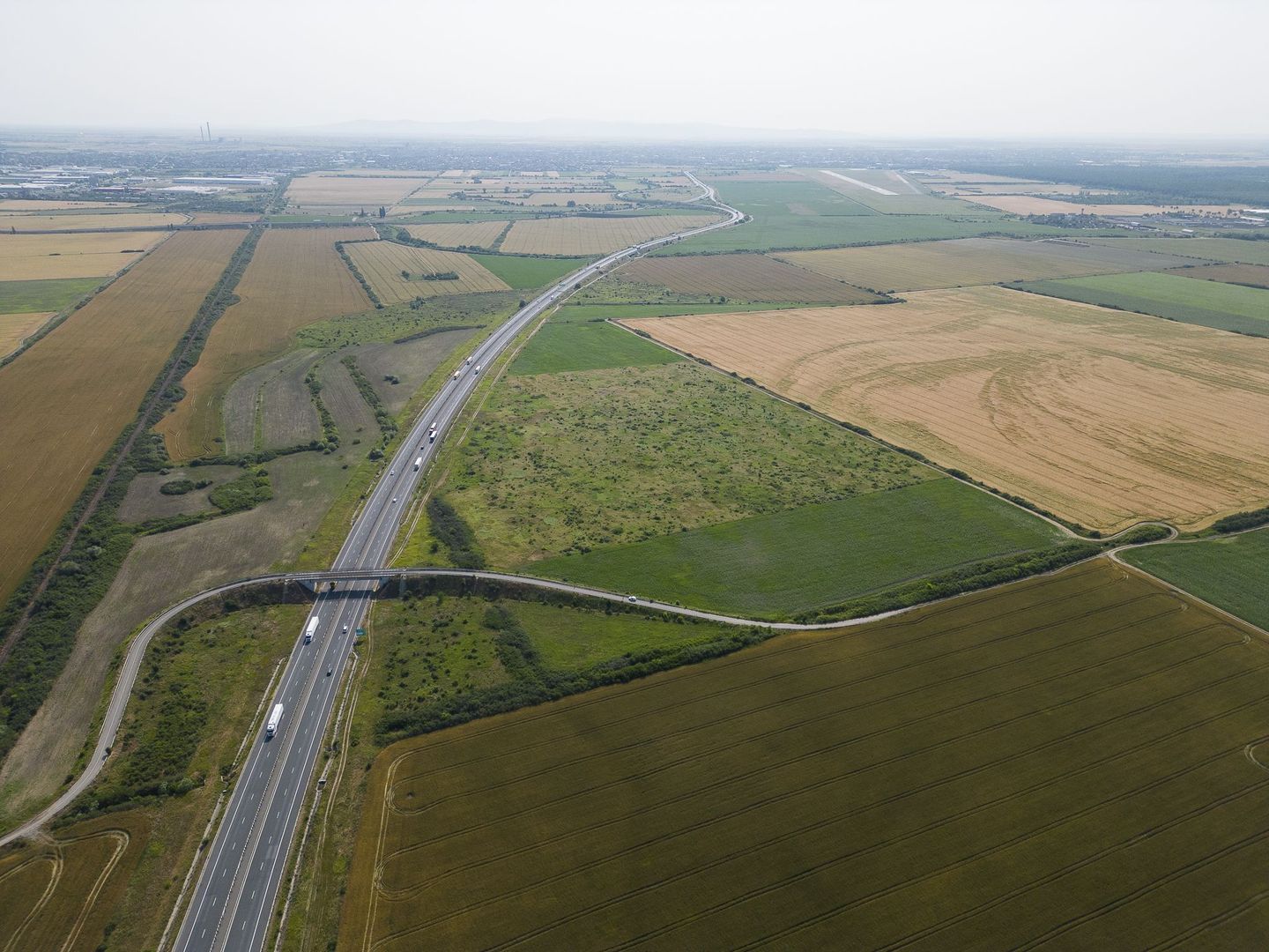 Teren 12 ha la Autostrada A1 cu PUZ aprobat - Poză 4