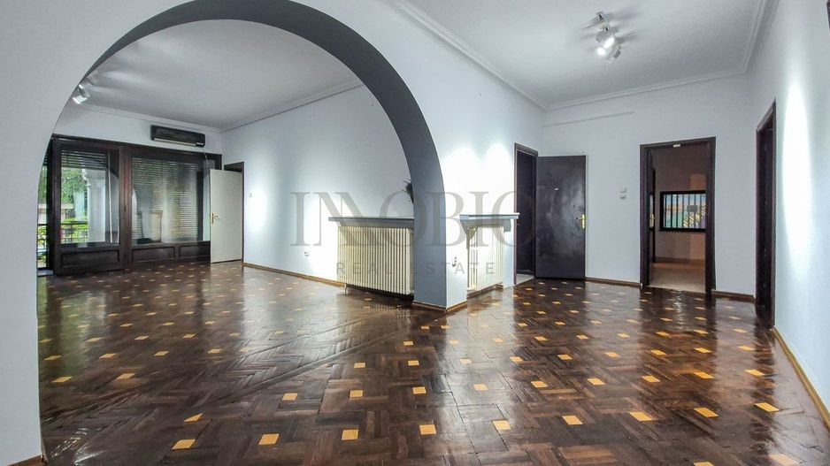 Eleganță autentică în Dorobanți | Vilă interbelică cu grădină - Poză 1