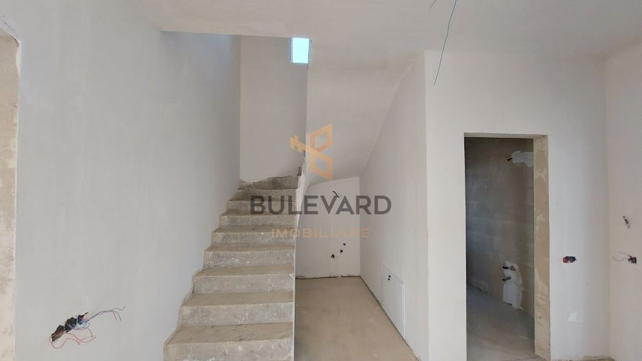 Case individuale cu teren de 440 mp+apartament la demisol! - Poză 11