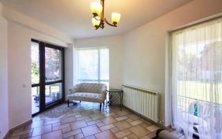 DE INCHIRIAT VILA CU 8 CAMERE, PISCINA SI GRADINA DE 1000MP IN PIPERA - Poză 15