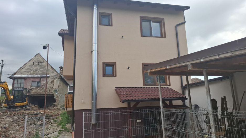 Casa individuala spatioasa - Poplaca - Sibiu - Poză 1