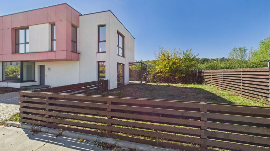 Casă modernă cu 3 dormitoare și curte spațioasă în Corbeanca - Poză 1