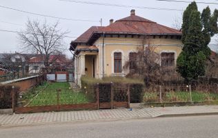Vand casa in zona centrala  Falticeni