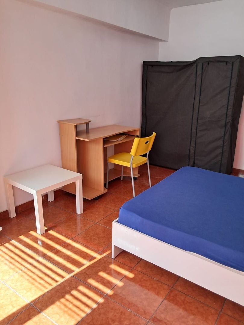 De inchiriat apartament 3 camere zona Gorjului/Lujeurului - Poză 2