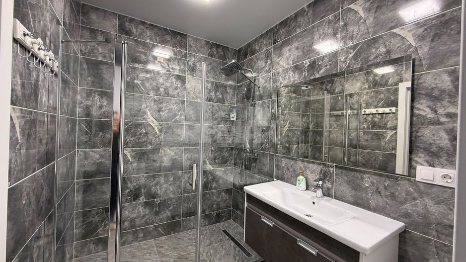 Apartament cu 2 dormitoare si living chiar in centrul Chișinăului - Poză 17