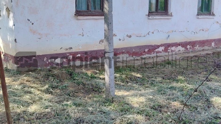 Casa bătrânească 110 mp cu anexe si teren generos de 2.263 mp - Poză 4