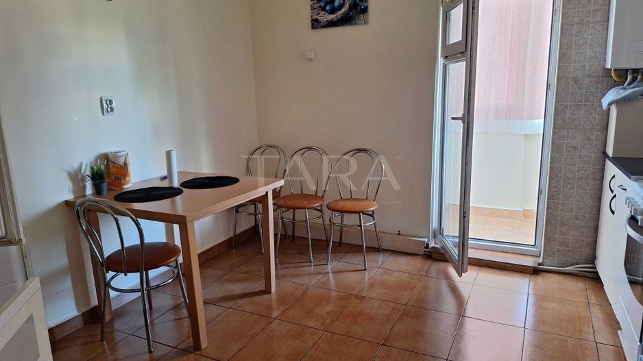 Zorilor, apartament luminos, 2 camere și balcon închis, parcare. - Poză 1