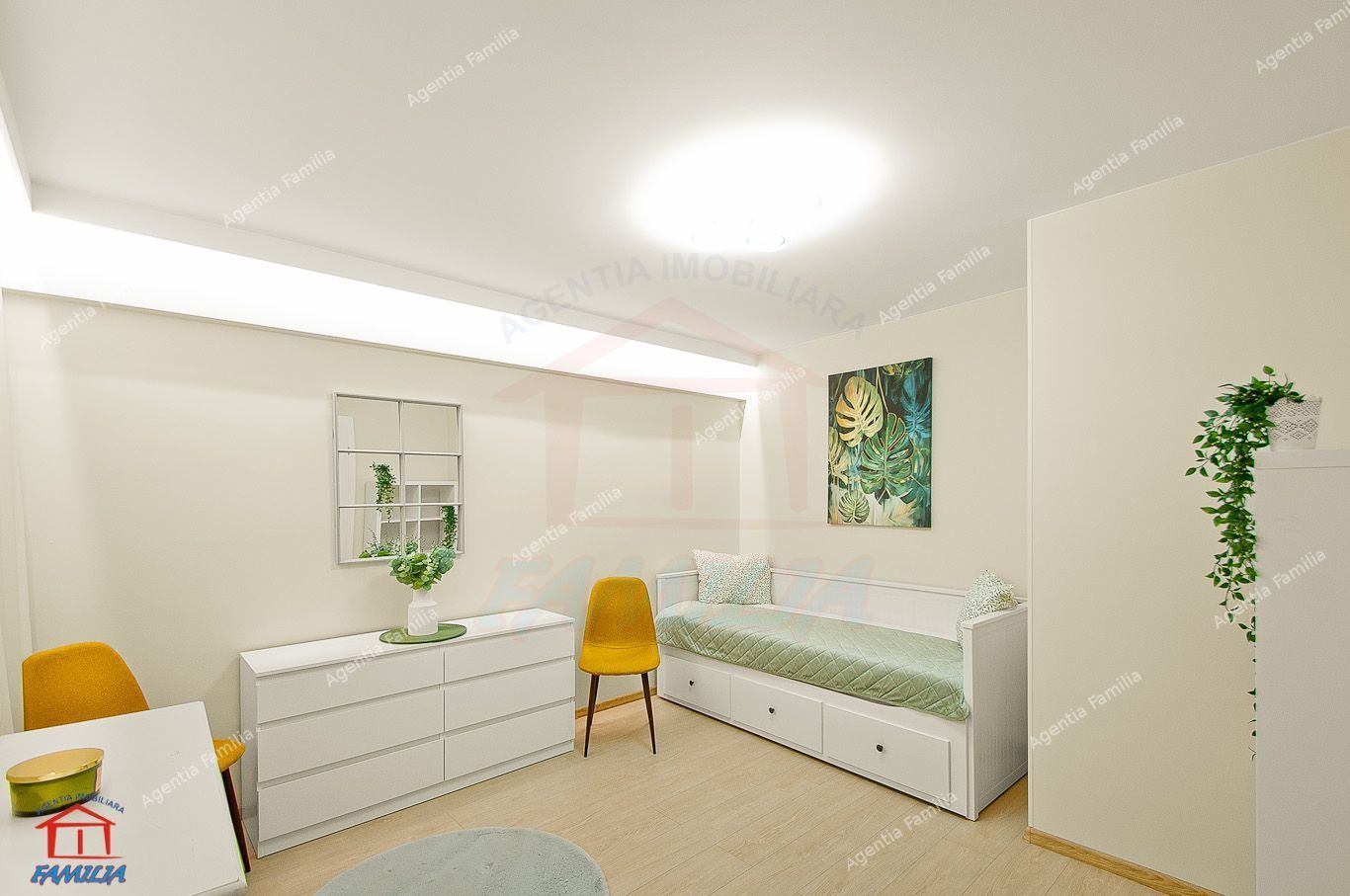 Inchiriere apartament 3 camere decomandat zona centrala - Poză 3