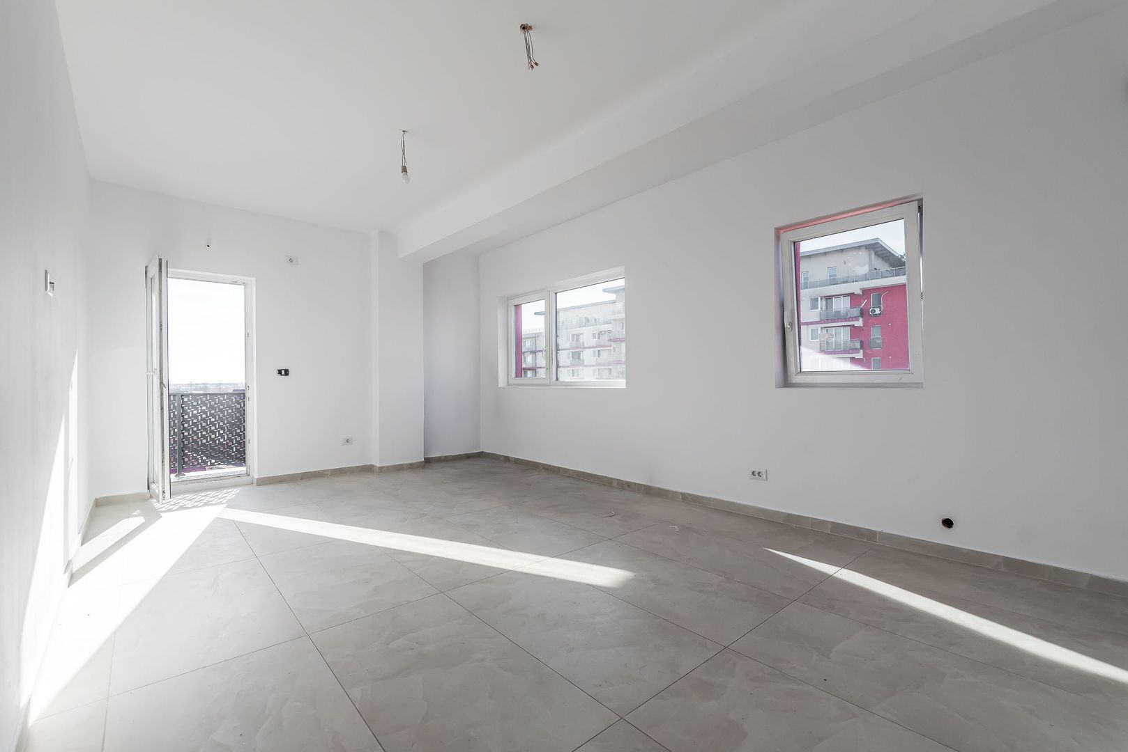 Apartament 3 camere în bloc finalizat – Micalaca | Parcare inclusă - Poză 9