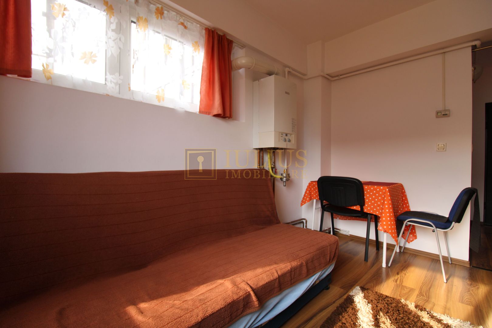 Vis a vis de Facultatea de Constructii, 2 camere, centrala proprie - Poză 3