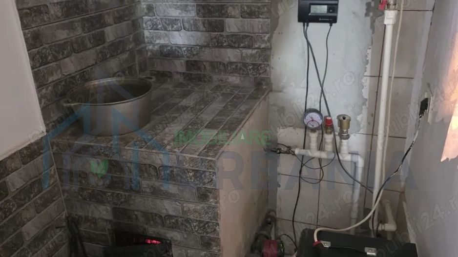 Vând locuință 80 mp și teren 910 mp intravilan în sat Cârniceni, com. Țigănași, jud. Iași - Poză 4