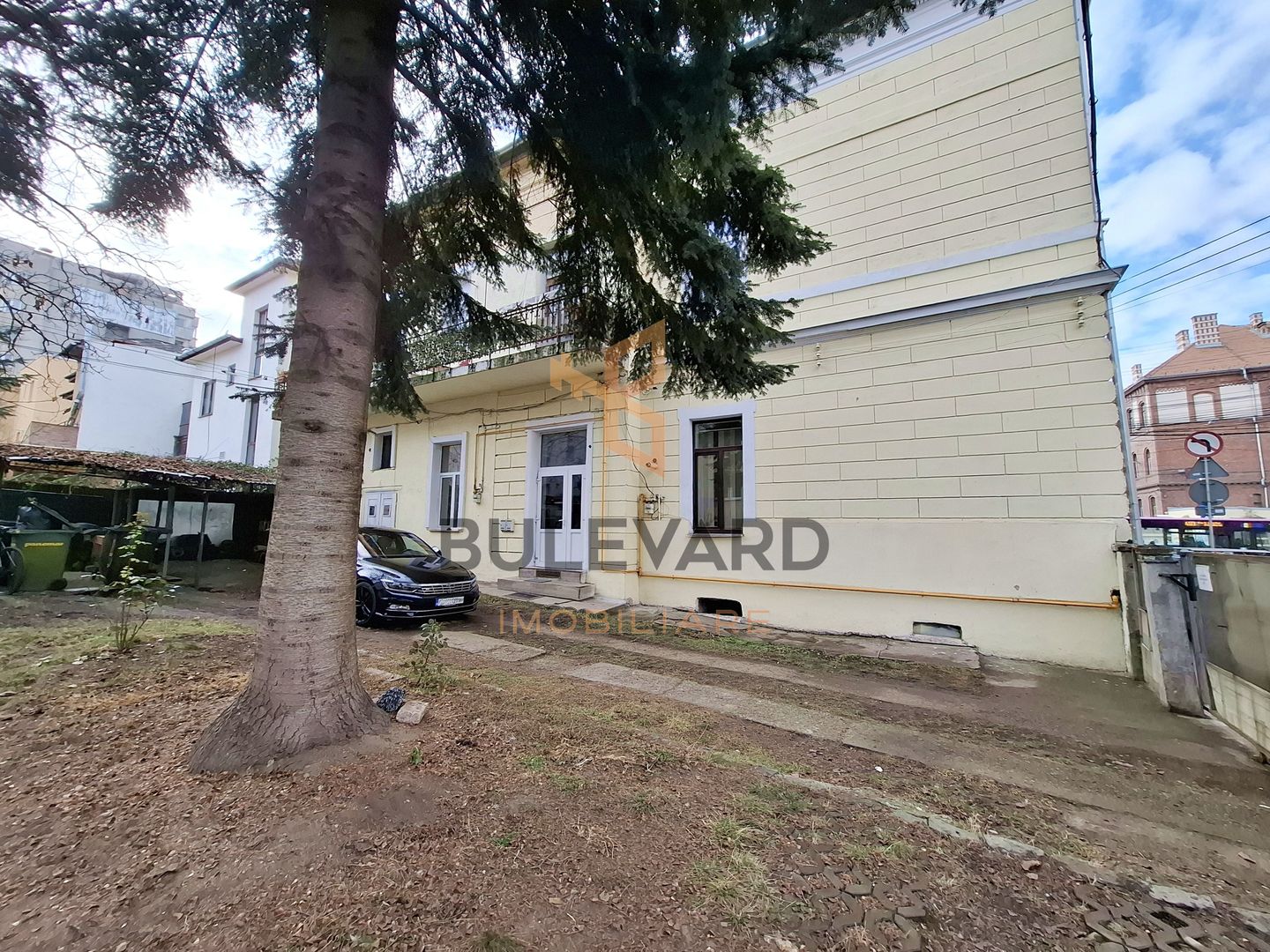 Apartament in Piata CIpariu + parcare in curte! - Poză 2