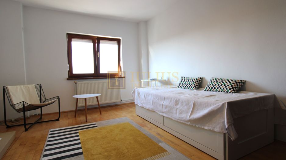 Corneliu Copusul, o camera, centrala proprie. - Poză 1