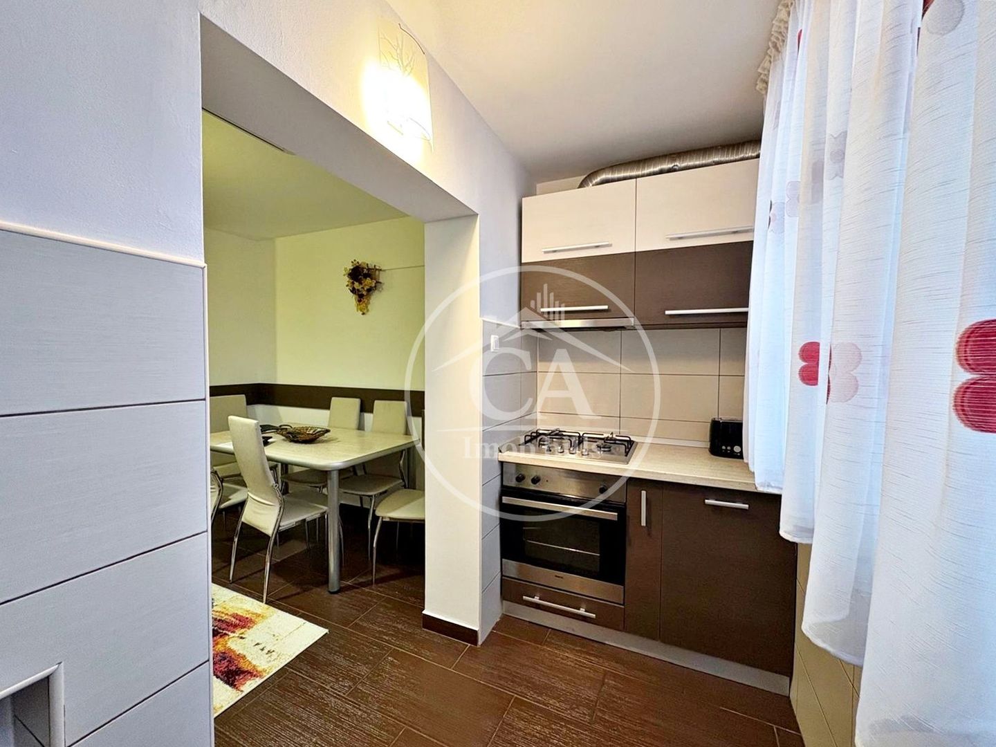 Apartament cu 3 camere de inchiriat in zona Nufarul, Oradea. - Poză 6