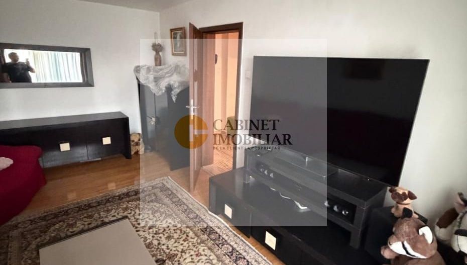 3 camere - 70MP | Decomandat | 2 Balcoane | Crangasi - Poză 6