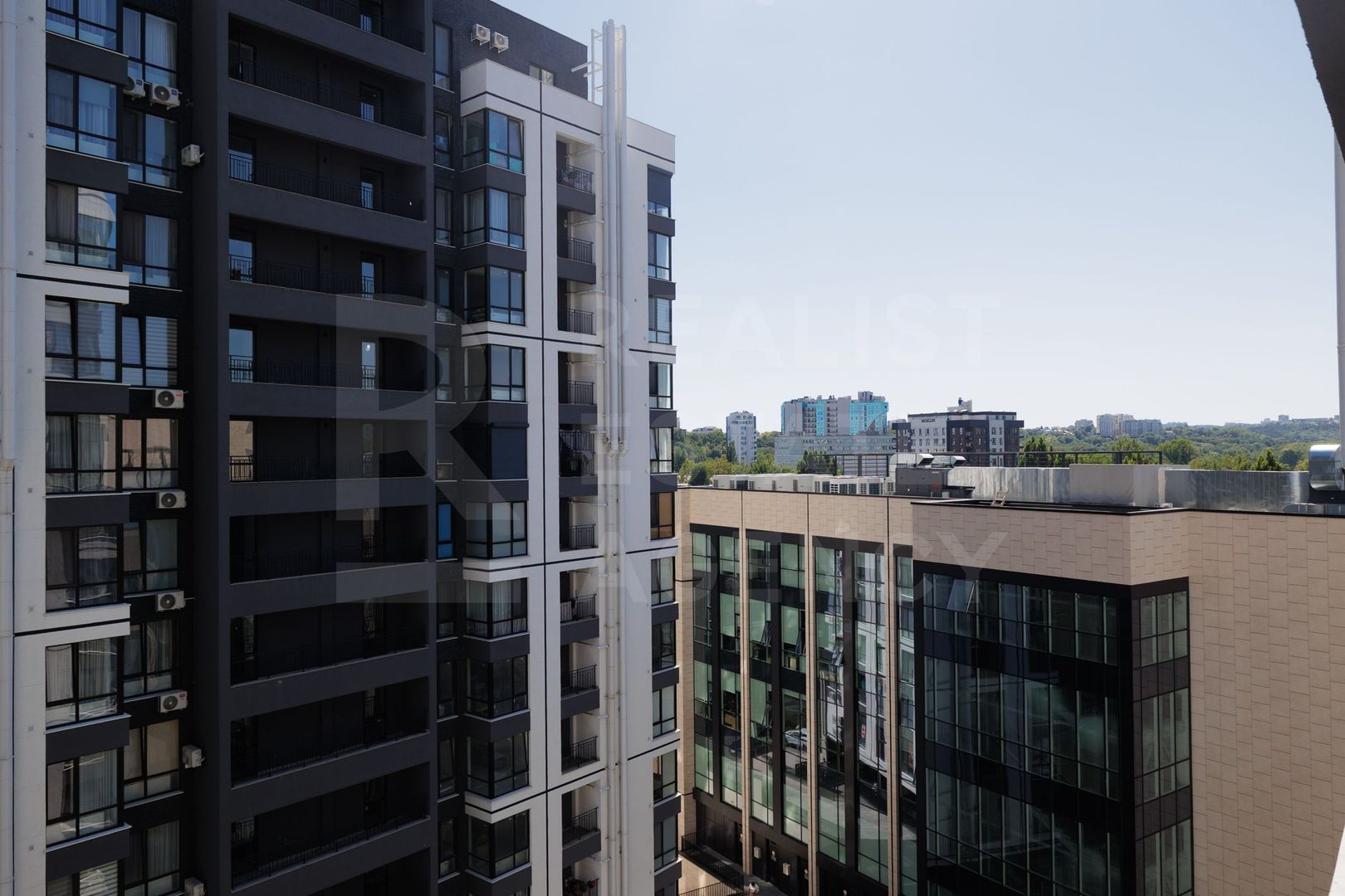 Vânzare, apartament, 3 camere, str. Calea Ieșilor, Sculeni - Poză 2