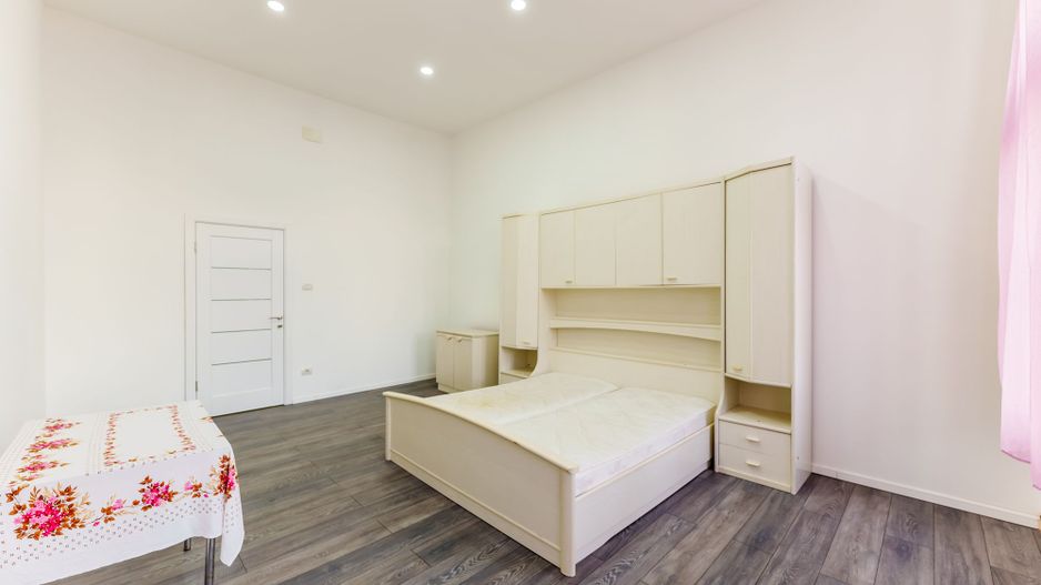 Apartament ultracentral cu 3 camere Arad - Poză 5