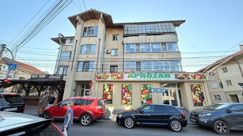 Spaţiu comercial de închiriat â€“ Central Otopeni, acces direct din DN1 - Poză 1