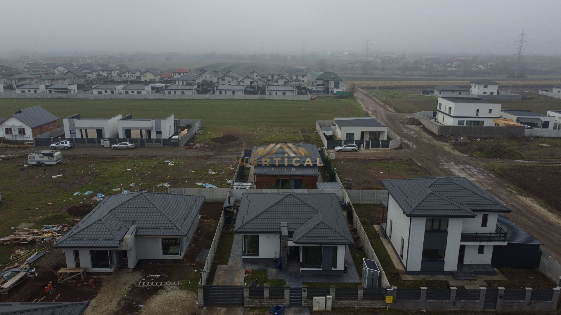 Terenul perfect in comuna Berceni! 371mp cu utilitati - Poză 1