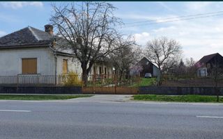 Vand casa in Com.Petresti, ultracentral, 42 ari teren - Poză 3