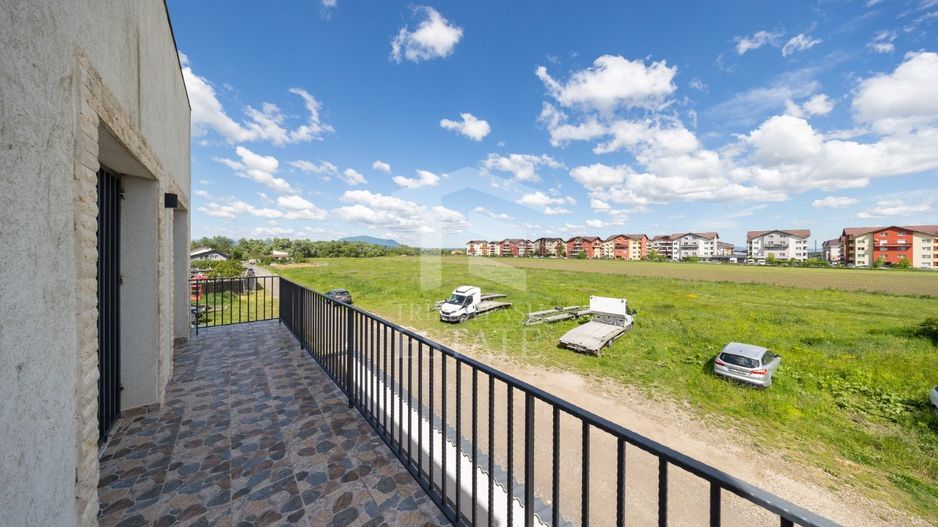 Sanpetru ,Subcetate-Casa 4 camere,3 bai+480 mp teren - Poză 14