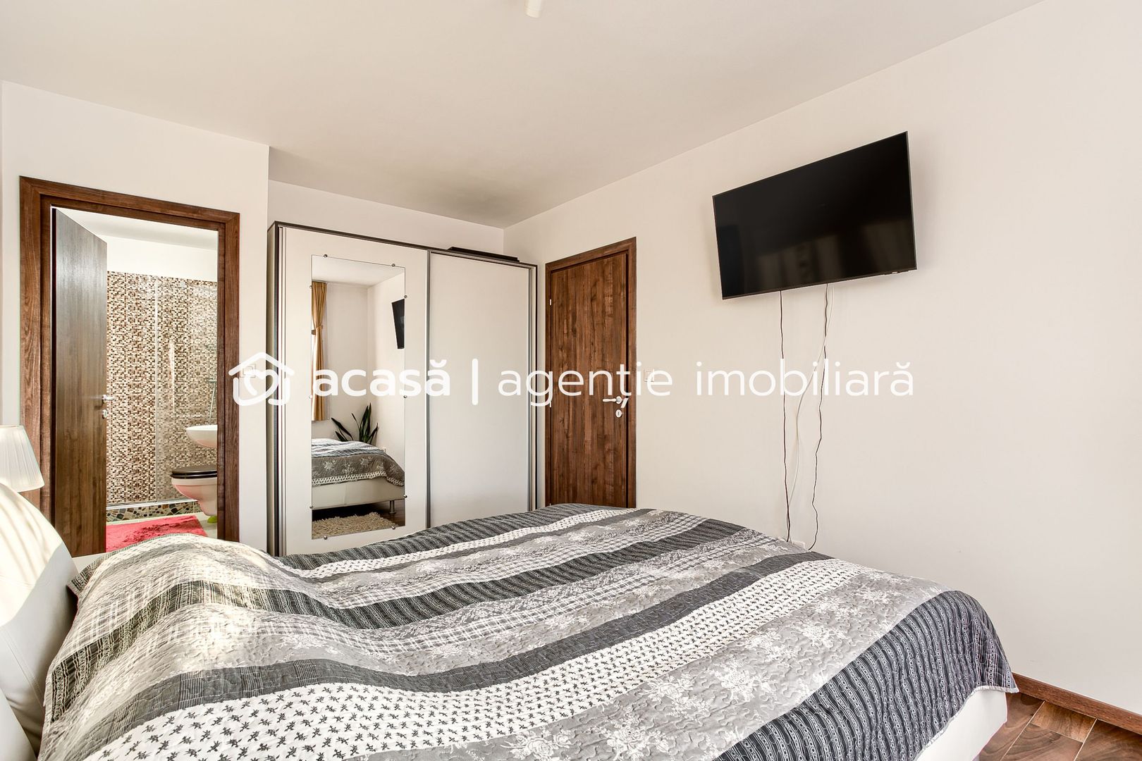 VÂNDUT! Apartament modern cu 3 camere - Poză 5