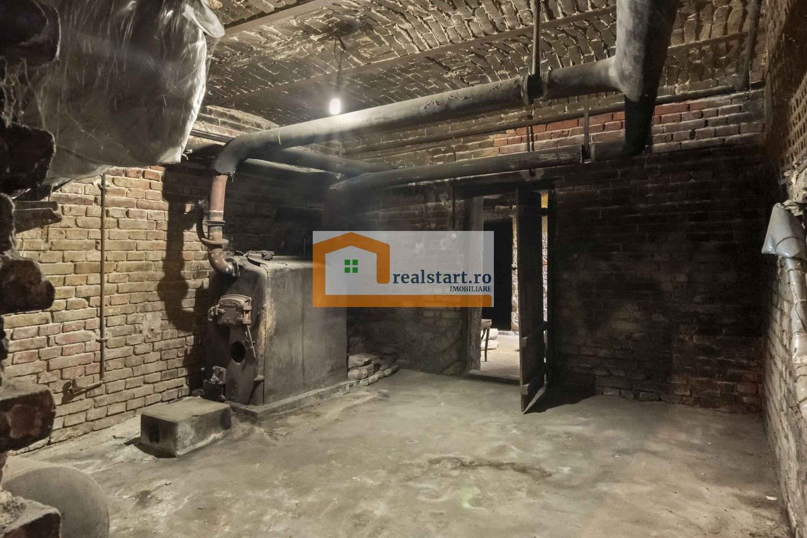 Cartierul Evreiesc, S+P+E+Pod, curte libera 300mp, ideal cabinete, birouri - Poză 45