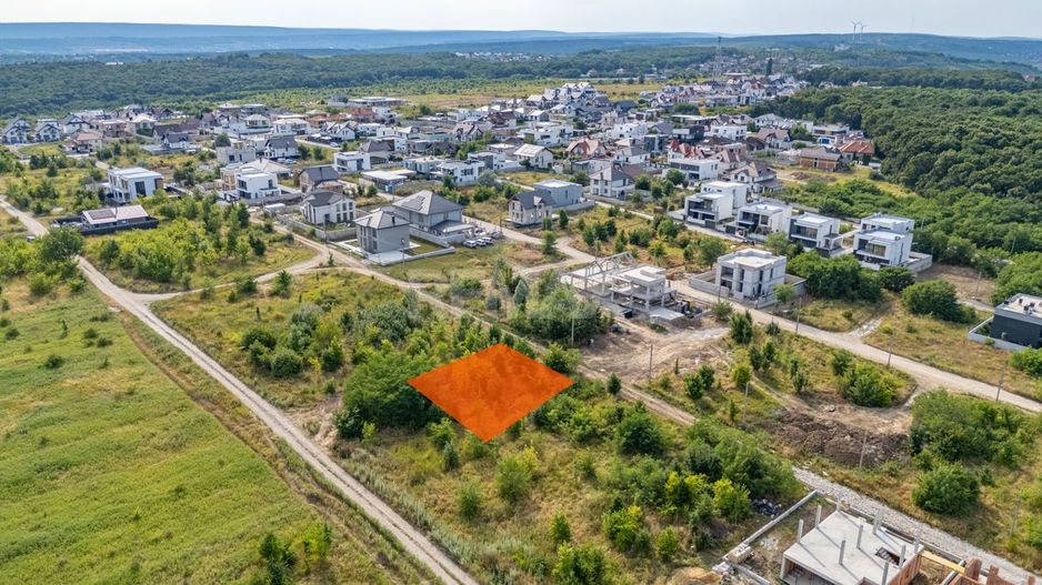 Teren pentru Construcție – 4,35 Ari în Poiana Domnească | Zonă Premium, Locație de Excepție - Poză 1