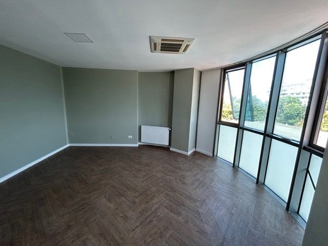 Inchiriere cladire moderna pentru clinica privata sau birouri - Poză 36