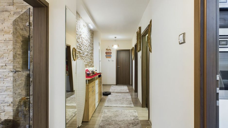 Apartament cu 5 camere in zona UMT 105mp - Poză 22