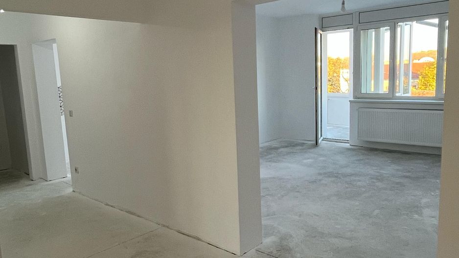 Ag EUROPA vinde ap 4 cam 140mp la etajul 4 în zona CENTRALA . - Poză 2