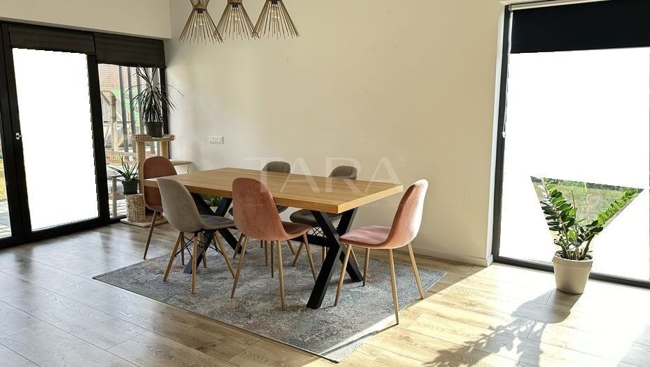 Casă Modernă în Liniștea Naturii - Poză 2